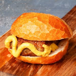 Meister-Frikadelle im Brötchen, mit Senf 120 g